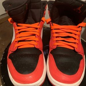 Air Jordan 1 (mid)